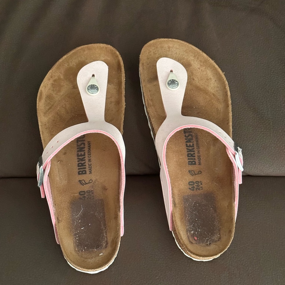 Used Birkenstock Women’s Sandals - light pink strap size US 40